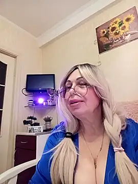 SusieNoreen online show from October 20, 2025, 2:24 am