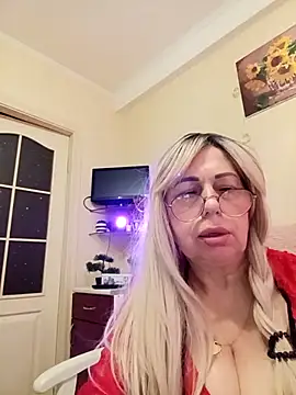 SusieNoreen online show from October 22, 2025, 12:21 am