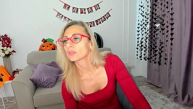 MuseOfStage online show from November 4, 2025, 12:42 pm