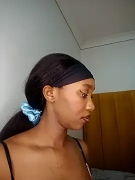 Snapshot of Shria107 chatting on September 22, 2025, 10:38 pm Shria107 online show from September 22, 2025, 10:38 pm