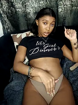 Snapshot of Shria107 chatting on November 20, 2025, 12:22 am Shria107 online show from November 20, 2025, 12:22 am