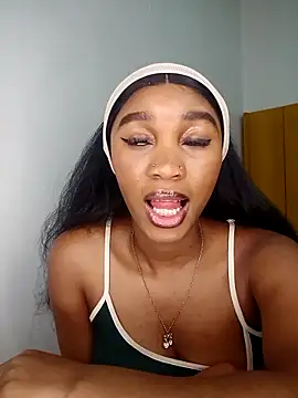 Snapshot of Shria107 chatting on September 15, 2025, 11:38 pm Shria107 online show from September 15, 2025, 11:38 pm