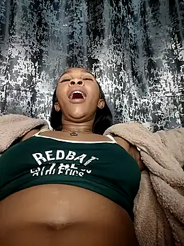 Snapshot of Shria107 chatting on November 9, 2025, 11:31 pm Shria107 online show from November 9, 2025, 11:31 pm