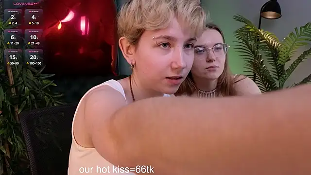 Snapshot of velvetvalkyries chatting on February 26, 2025, 5:31 pm velvetvalkyries online show from February 26, 2025, 5:31 pm