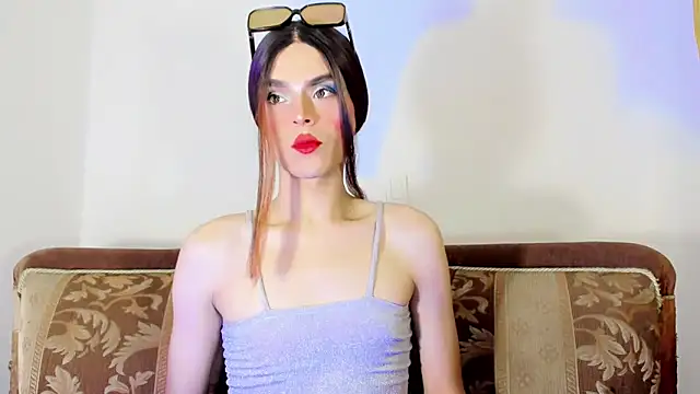 Snapshot of TatiGil chatting on October 4, 2025, 4:03 am TatiGil online show from October 4, 2025, 4:03 am