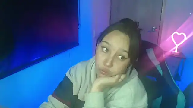 Skarlet Adams28 online show from April 28, 2026, 1:15 am