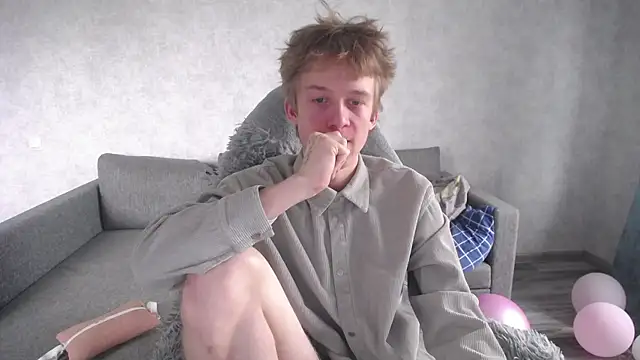 sweetserenity5 online show from April 15, 2026, 9:48 am