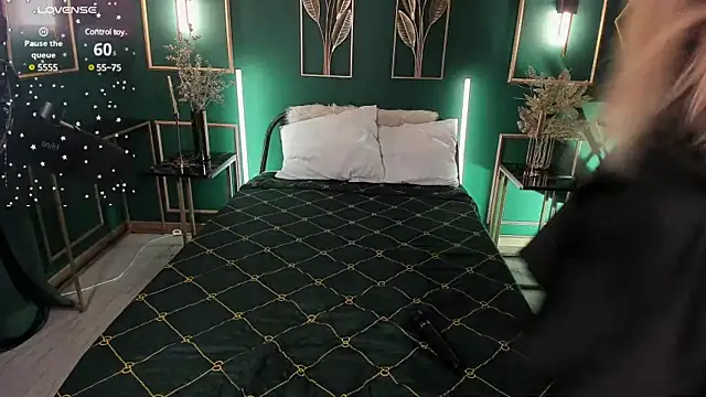 Snapshot of SherriMartinez chatting on January 14, 2025, 3:43 am SherriMartinez online show from January 14, 2025, 3:43 am