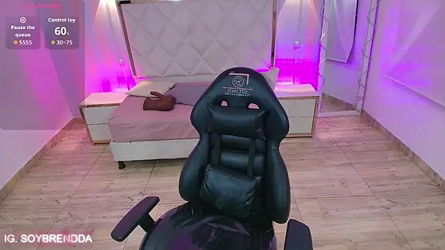 Snapshot of Brendda_tay chatting on November 10, 2025, 3:22 am Brendda tay online show from November 10, 2025, 3:22 am