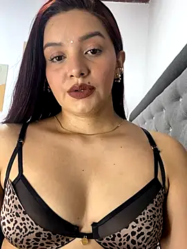 Snapshot of Melanyprada chatting on November 23, 2025, 6:12 am Melanyprada online show from November 23, 2025, 6:12 am