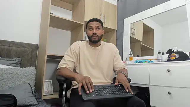 karsonmorris online show from October 25, 2025, 9:48 pm