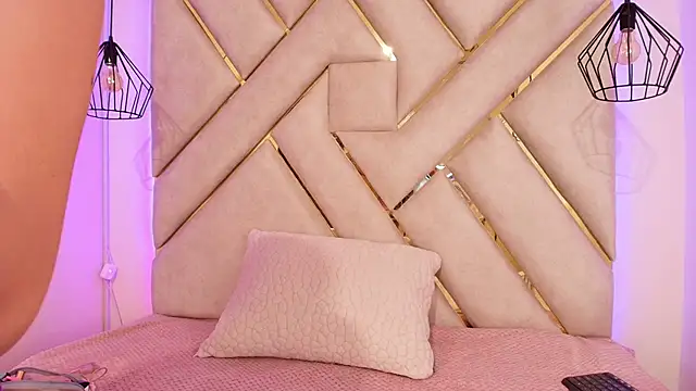 tammy cute01 online show from September 28, 2025, 3:13 am