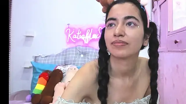 Katiaflex online show from February 6, 2025, 2:22 am