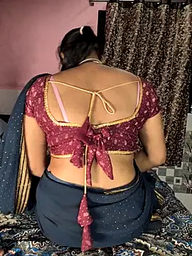 Snapshot of Shivani_Mumbai85 chatting on December 18, 2025, 5:39 pm Shivani Mumbai85 online show from December 18, 2025, 5:39 pm