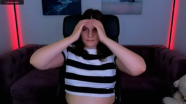 Snapshot of Ruyjin_Choi chatting on October 18, 2025, 10:50 am Ruyjin Choi online show from October 18, 2025, 10:50 am