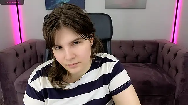 Snapshot of Ruyjin_Choi chatting on September 13, 2025, 11:32 am Ruyjin Choi online show from September 13, 2025, 11:32 am