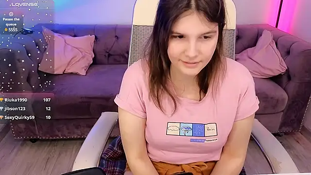 Snapshot of Ruyjin_Choi chatting on March 13, 2025, 2:01 pm Ruyjin Choi online show from March 13, 2025, 2:01 pm