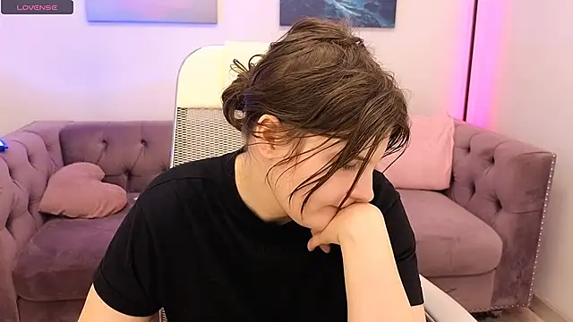 Snapshot of Ruyjin_Choi chatting on March 1, 2025, 3:49 pm Ruyjin Choi online show from March 1, 2025, 3:49 pm