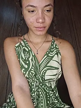 HelenHoltz online show from December 15, 2025, 1:06 pm