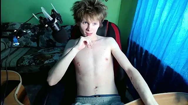 Snapshot of fameboyboo chatting on November 28, 2025, 10:04 am fameboyboo online show from November 28, 2025, 10:04 am