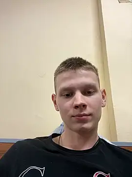 Snapshot of fameboyboo chatting on January 4, 2025, 7:02 pm fameboyboo online show from January 4, 2025, 7:02 pm