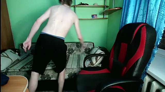 Snapshot of fameboyboo chatting on December 4, 2025, 6:18 pm fameboyboo online show from December 4, 2025, 6:18 pm