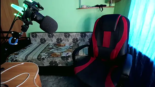 Snapshot of fameboyboo chatting on November 24, 2025, 7:30 am fameboyboo online show from November 24, 2025, 7:30 am