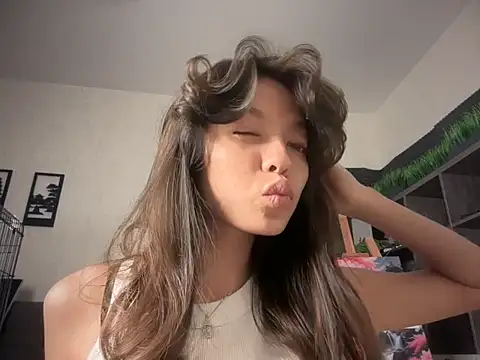 Snapshot of DesiredHoney chatting on September 27, 2025, 5:52 pm DesiredHoney online show from September 27, 2025, 5:52 pm