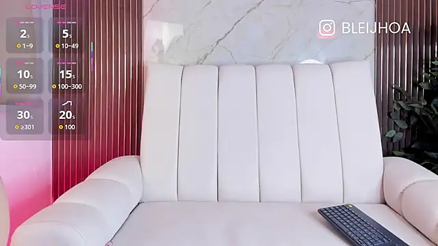 Snapshot of kenayfox chatting on February 21, 2026, 2:35 am kenayfox online show from February 21, 2026, 2:35 am