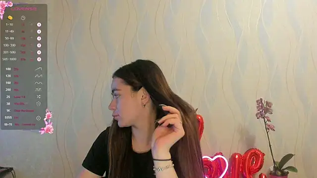 Snapshot of Bella_XO chatting on May 25, 2026, 6:50 pm Bella XO online show from May 25, 2026, 6:50 pm