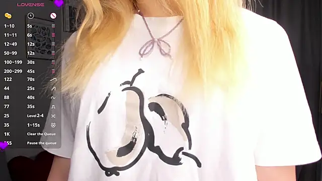 Snapshot of OdetteHarwick chatting on November 15, 2025, 5:44 am OdetteHarwick online show from November 15, 2025, 5:44 am