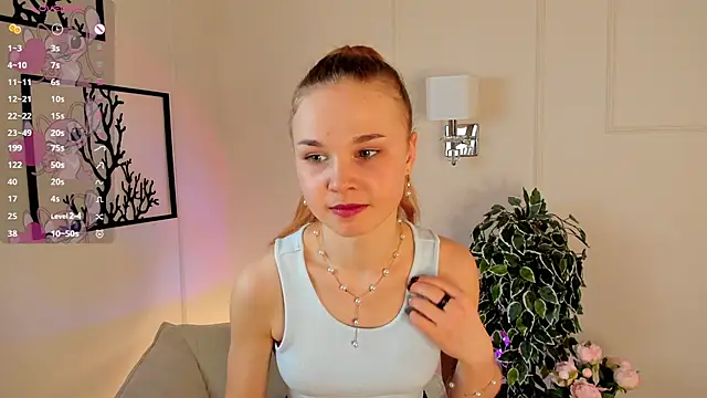 Snapshot of OdetteHarwick chatting on March 20, 2025, 8:08 pm OdetteHarwick online show from March 20, 2025, 8:08 pm