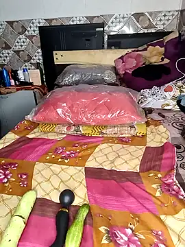 Snapshot of pihu32824 chatting on September 25, 2025, 7:36 am pihu32824 online show from September 25, 2025, 7:36 am