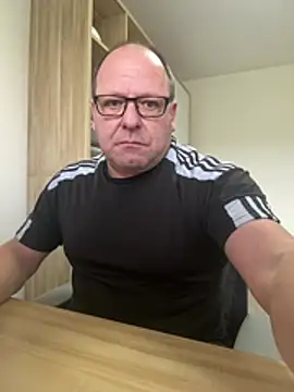 coupleLatinaLovers online show from February 20, 2026, 10:50 am