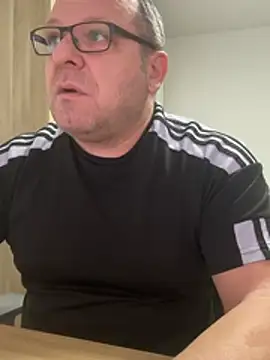 coupleLatinaLovers online show from February 10, 2026, 6:01 am