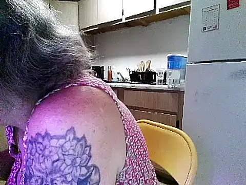 Snapshot of GraceHenderson chatting on March 16, 2025, 3:28 pm GraceHenderson online show from March 16, 2025, 3:28 pm