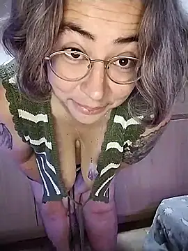 Snapshot of GraceHenderson chatting on March 8, 2025, 6:16 pm GraceHenderson online show from March 8, 2025, 6:16 pm