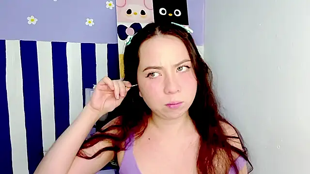 PetiteIvoryQueen19 online show from April 16, 2026, 3:18 am