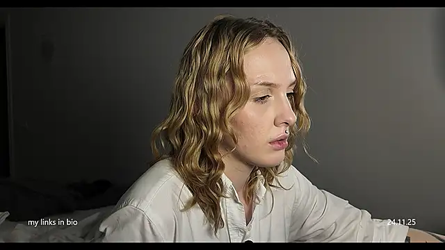 vinylstore online show from November 24, 2025, 6:30 pm