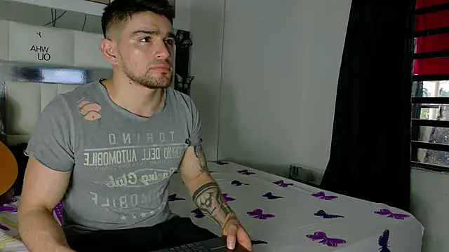 Snapshot of Sexy_Alejandro_ chatting on March 3, 2025, 5:09 pm Sexy Alejandro online show from March 3, 2025, 5:09 pm