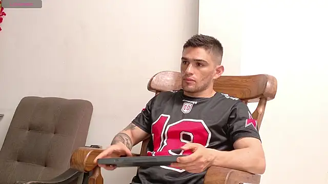 Sexy Alejandro  online show from February 11, 2026, 6:19 pm