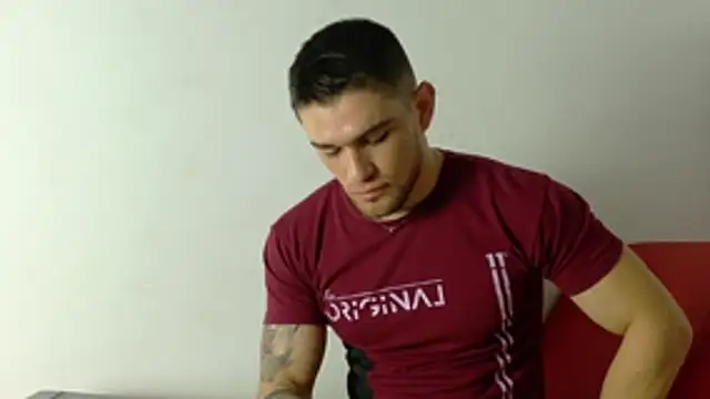 Sexy Alejandro  online show from December 19, 2025, 11:56 am