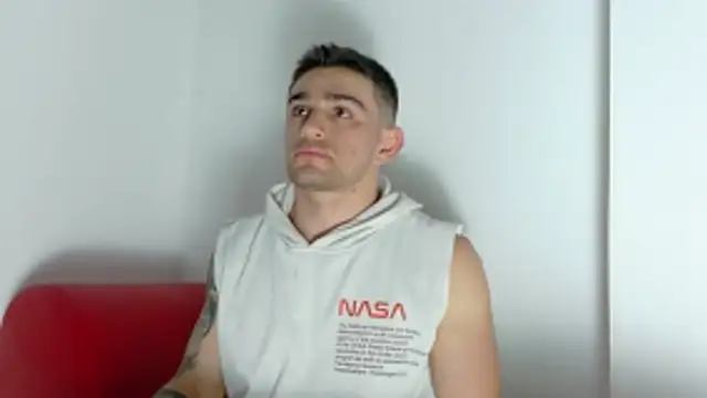 Sexy Alejandro  online show from May 22, 2026, 5:05 am