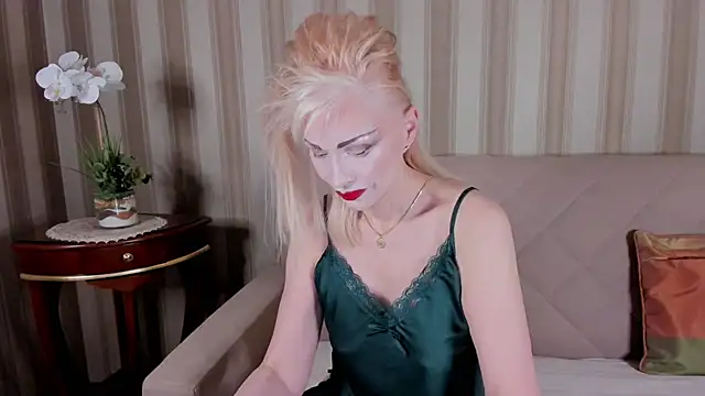 Snapshot of Rita_Farel chatting on December 15, 2025, 9:53 pm Rita Farel online show from December 15, 2025, 9:53 pm