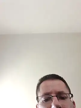 riskybusiness9090 online show from April 18, 2026, 12:51 pm