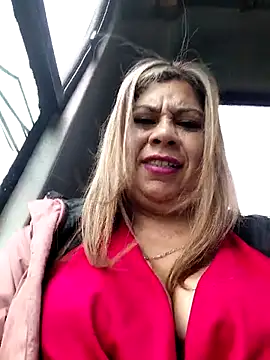 Snapshot of Laura-Hernandez chatting on November 26, 2025, 3:12 pm Laura-Hernandez online show from November 26, 2025, 3:12 pm