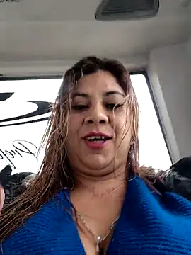 Snapshot of Laura-Hernandez chatting on December 4, 2025, 3:22 pm Laura-Hernandez online show from December 4, 2025, 3:22 pm