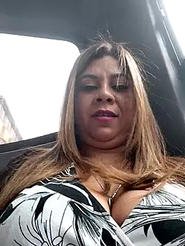 Snapshot of Laura-Hernandez chatting on October 30, 2025, 3:42 pm Laura-Hernandez online show from October 30, 2025, 3:42 pm