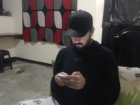 Snapshot of leonamable12 chatting on March 3, 2026, 5:58 am leonamable12 online show from March 3, 2026, 5:58 am