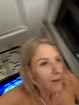 Snapshot of YourJuliena chatting on February 25, 2025, 4:14 pm YourJuliena online show from February 25, 2025, 4:14 pm